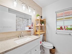 955 Azure Ln, Weston FL 33326