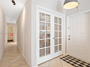 955 Azure Ln, Weston FL 33326