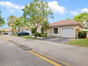 955 Azure Ln, Weston FL 33326