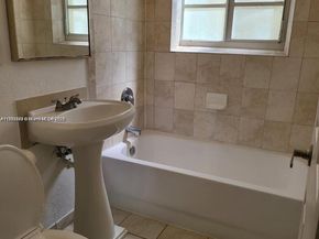 340 84th St 2, Miami Beach FL 33141