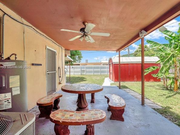 911 E 9th Pl, Hialeah FL 33010