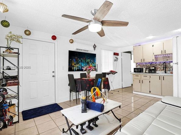 911 E 9th Pl, Hialeah FL 33010