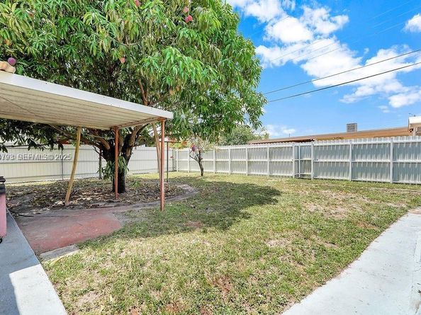 911 E 9th Pl, Hialeah FL 33010