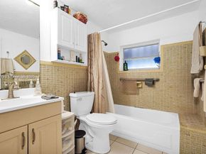 911 E 9th Pl, Hialeah FL 33010