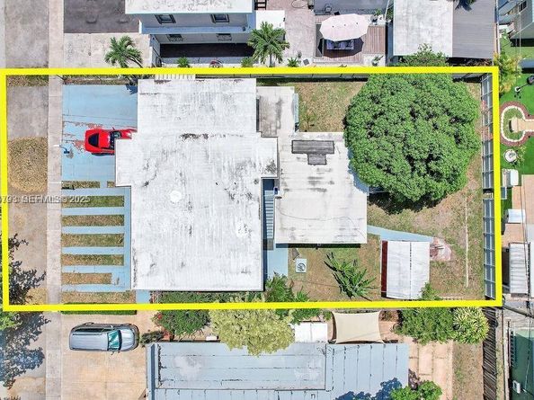 911 E 9th Pl, Hialeah FL 33010