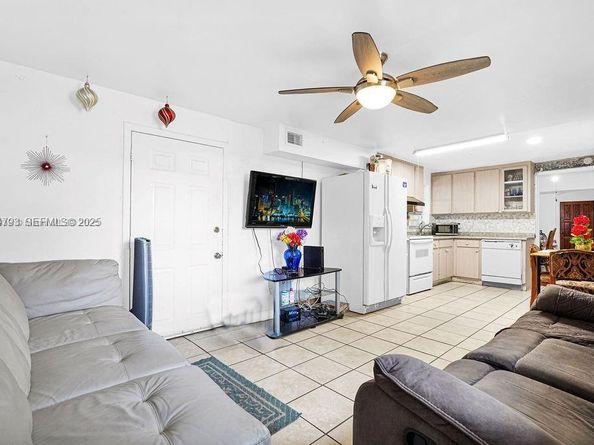 911 E 9th Pl, Hialeah FL 33010