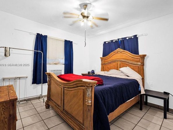 911 E 9th Pl, Hialeah FL 33010