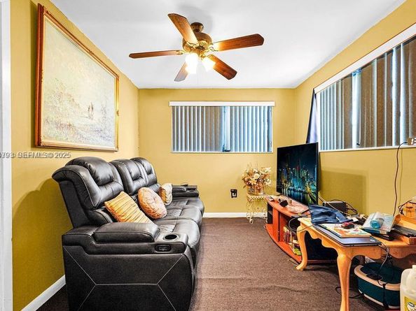 911 E 9th Pl, Hialeah FL 33010