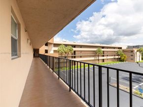 706 NW 87th Ave 302, Miami FL 33172