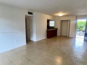 706 NW 87th Ave 302, Miami FL 33172