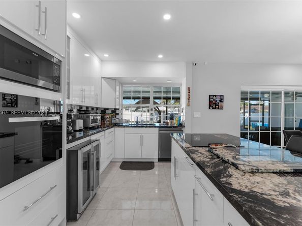 10535 SW 161st Ter, Miami FL 33157