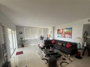 4330 Hillcrest Dr 619, Hollywood FL 33021