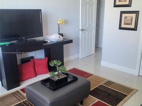 4330 Hillcrest Dr 619, Hollywood FL 33021