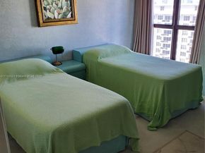 5757 Collins Ave 1902, Miami Beach FL 33140