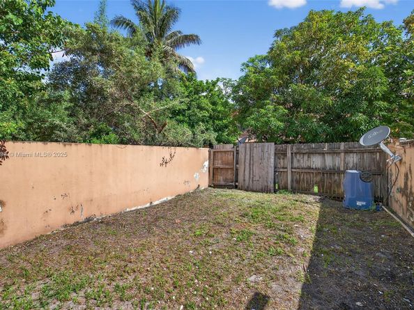 2767 NW 197th Ter, Miami Gardens FL 33056