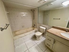 491 Racquet Club Rd 303, Weston FL 33326