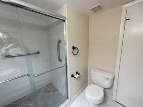 491 Racquet Club Rd 303, Weston FL 33326