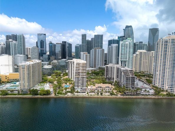 540 Brickell Key Dr 202, Miami FL 33131