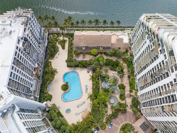 540 Brickell Key Dr 202, Miami FL 33131