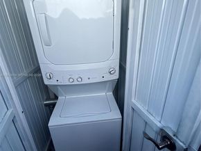 3330 NW 4th St, Miami FL 33125