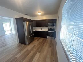 3330 NW 4th St, Miami FL 33125