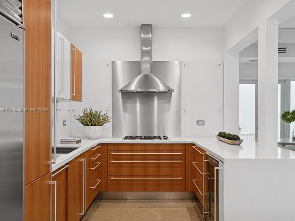 211 Water Way, Miami Beach FL 33141