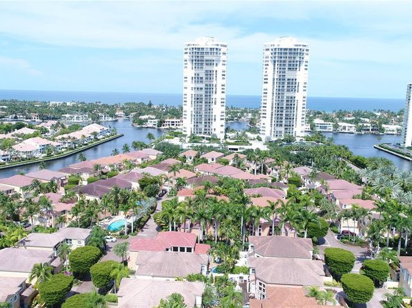 3699 NE 208th Ter, Aventura FL 33180