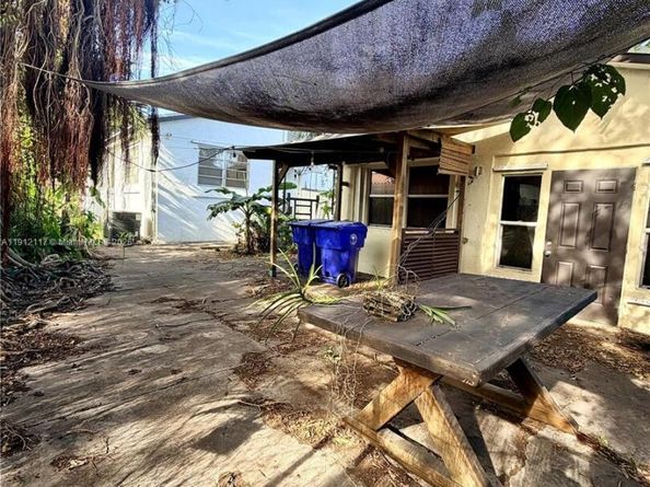 445 SW 24th Rd, Miami FL 33129