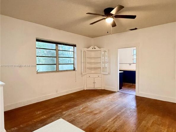 445 SW 24th Rd, Miami FL 33129