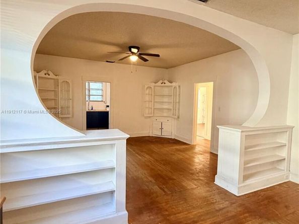 445 SW 24th Rd, Miami FL 33129