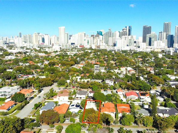 445 SW 24th Rd, Miami FL 33129