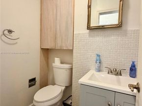 445 SW 24th Rd, Miami FL 33129