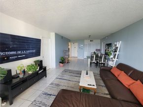 20301 W Country Club Dr 1124, Aventura FL 33180