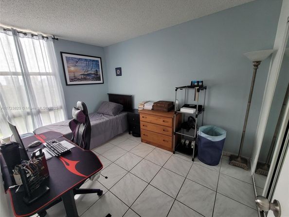 20301 W Country Club Dr 1124, Aventura FL 33180