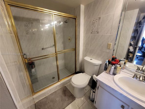 20301 W Country Club Dr 1124, Aventura FL 33180