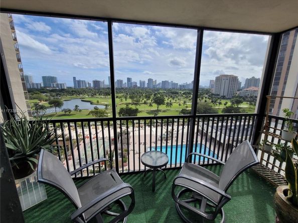 20301 W Country Club Dr 1124, Aventura FL 33180