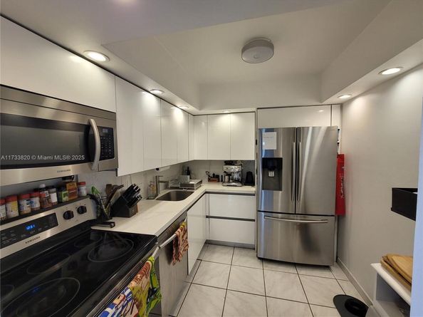 20301 W Country Club Dr 1124, Aventura FL 33180