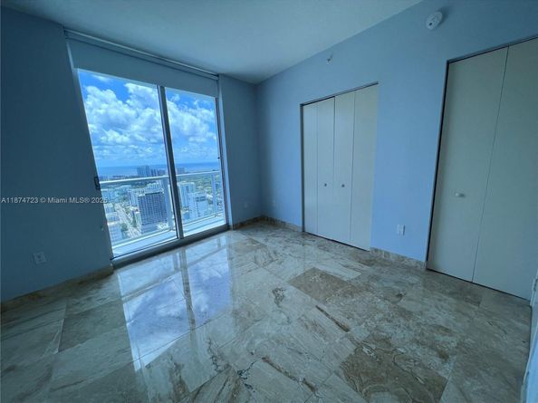 185 SW 7th St 4204, Miami FL 33130
