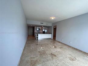 185 SW 7th St 4204, Miami FL 33130
