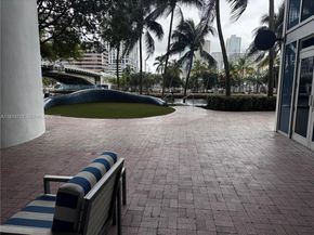 185 SW 7th St 4204, Miami FL 33130