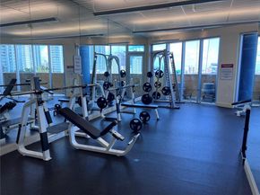 185 SW 7th St 4204, Miami FL 33130