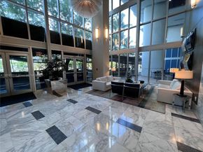 185 SW 7th St 4204, Miami FL 33130