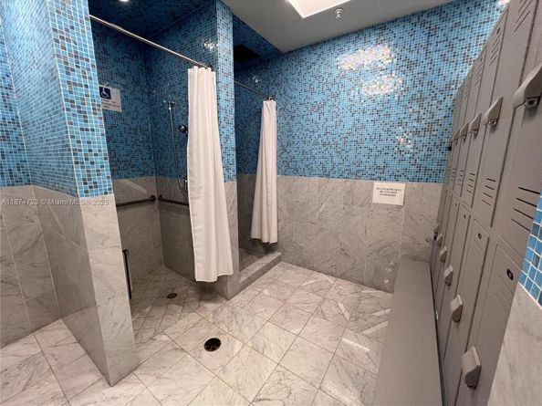 185 SW 7th St 4204, Miami FL 33130