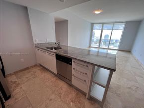 185 SW 7th St 4204, Miami FL 33130