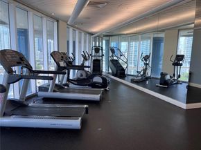 185 SW 7th St 4204, Miami FL 33130