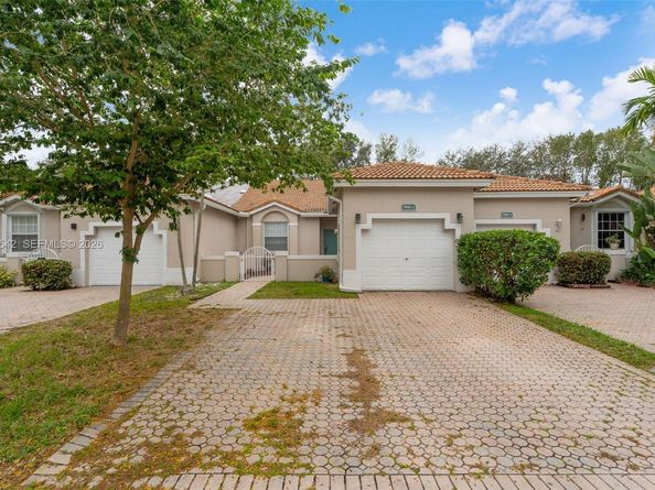 7980 S Aragon Blvd 2, Sunrise FL 33322