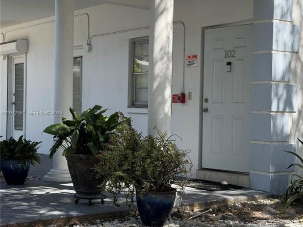 3515 Van Buren St 102, Hollywood FL 33021