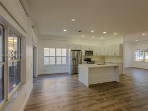 825 Tanglewood Cir, Weston FL 33327