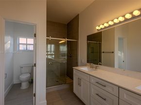 825 Tanglewood Cir, Weston FL 33327