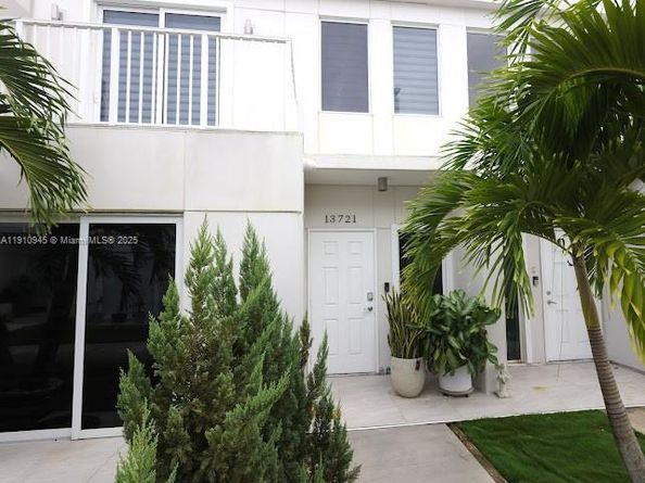 13721 SW 259th Ln, Homestead FL 33032